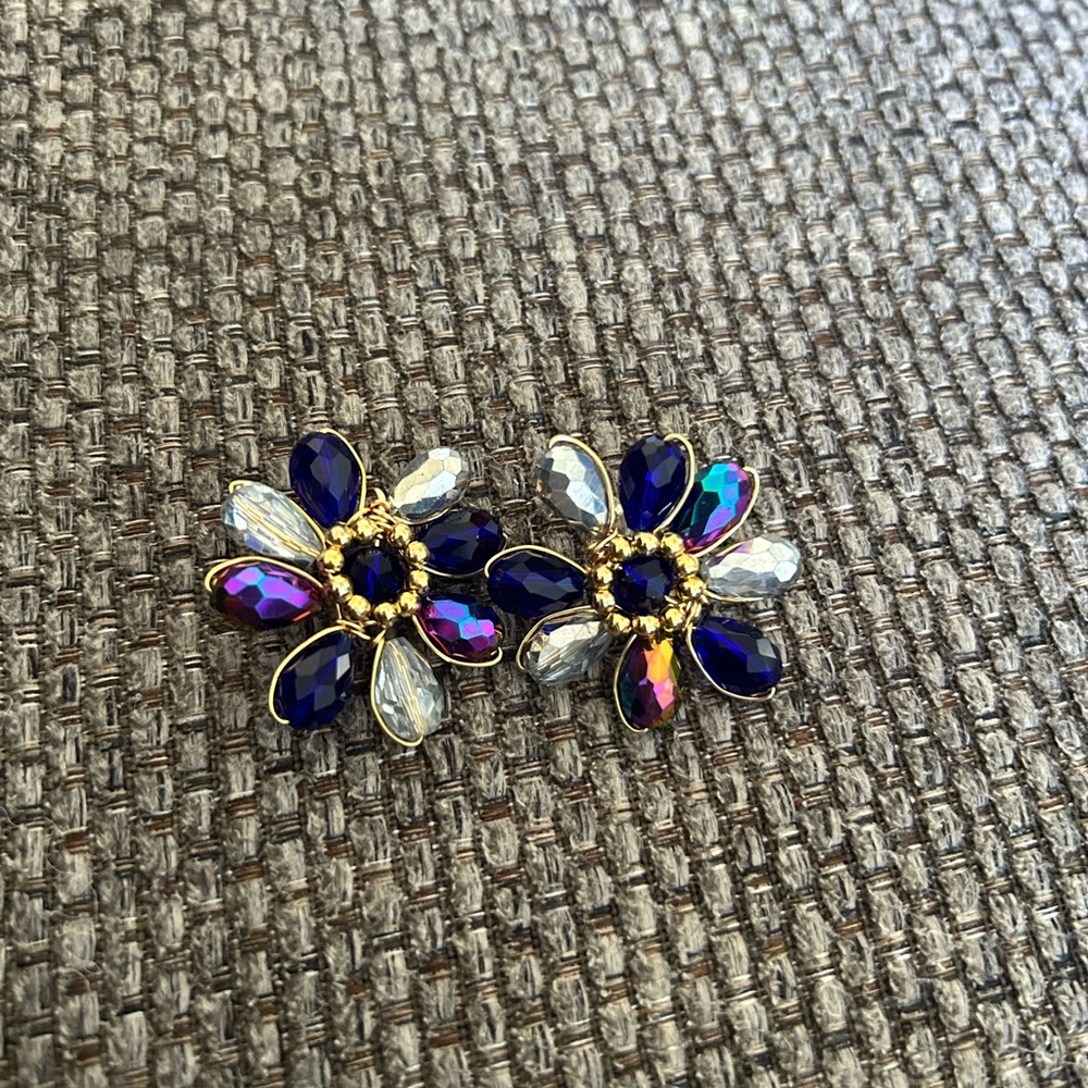 (Earrings)Elegant Floral Crystal Earrings